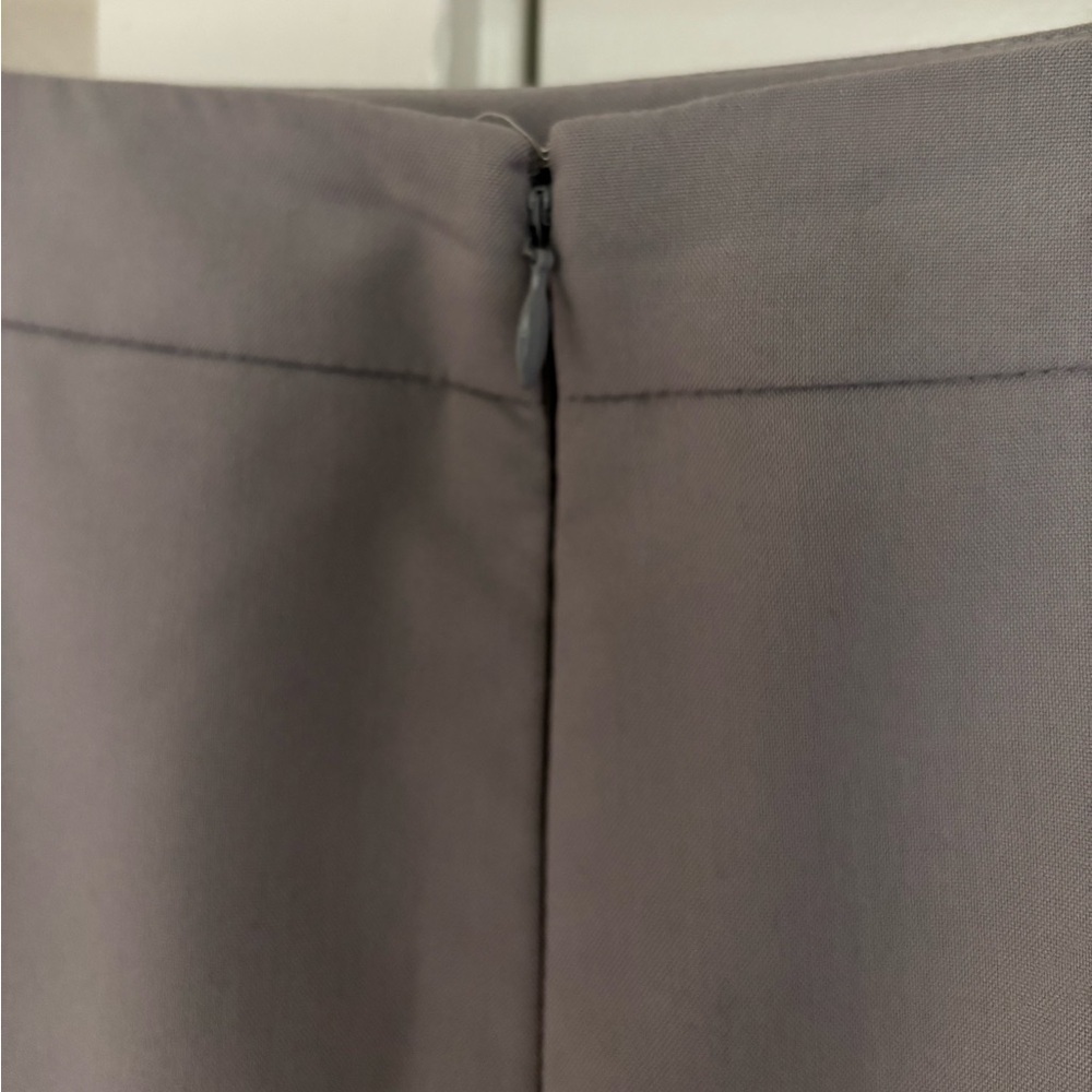 Ann Taylor Gray Pencil Skirt Size 10, Fully Lined - Picture 5 of 9